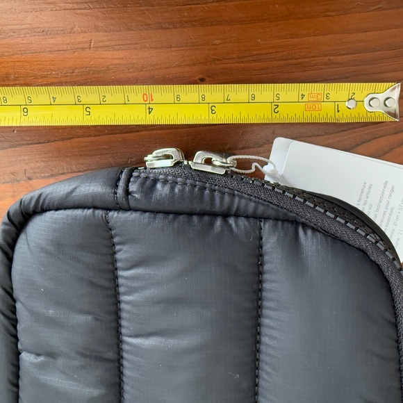 Lululemon NWT Everywhere Belt Bag "Wunder Puff" Black, Unisex - Picture 4 of 11